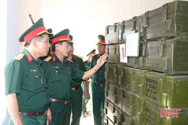 Cấp phát, thu hồi, xử lý, bảo quản vũ khí trang bị theo đúng quy định