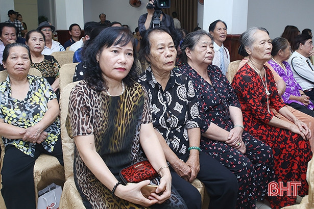 Đoàn Văn công nhân dân Hà Tĩnh gặp mặt kỷ niệm 60 năm thành lập