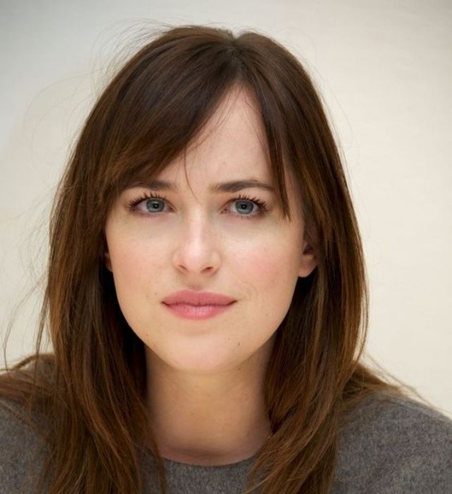 Trẻ ra 10 tuổi với những kiểu tóc mái “sương sương” cực kỳ cuốn hút