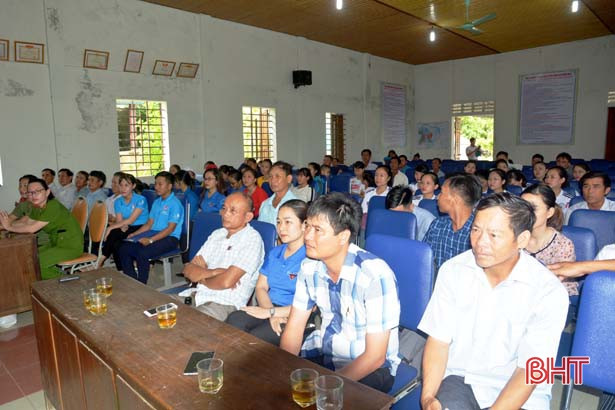 Ra mắt câu lạc bộ thể thao thanh niên vùng giáo tại thị xã Kỳ Anh