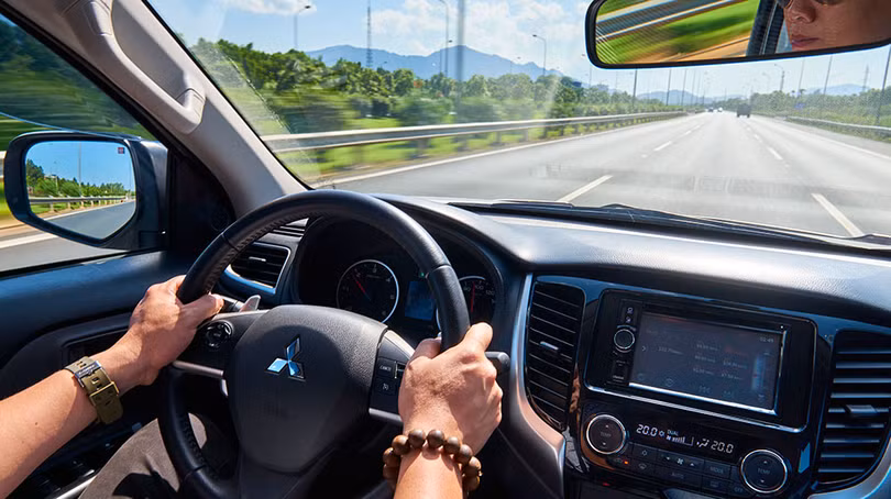 Tài xế phải lưu ý khi lái xe dưới trời nắng nóng, tránh sốc nhiệt