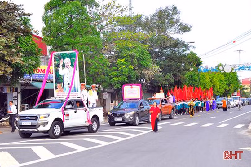 Thị trấn miền núi Hà Tĩnh phát triển TM-DV, xây dựng đô thị văn minh