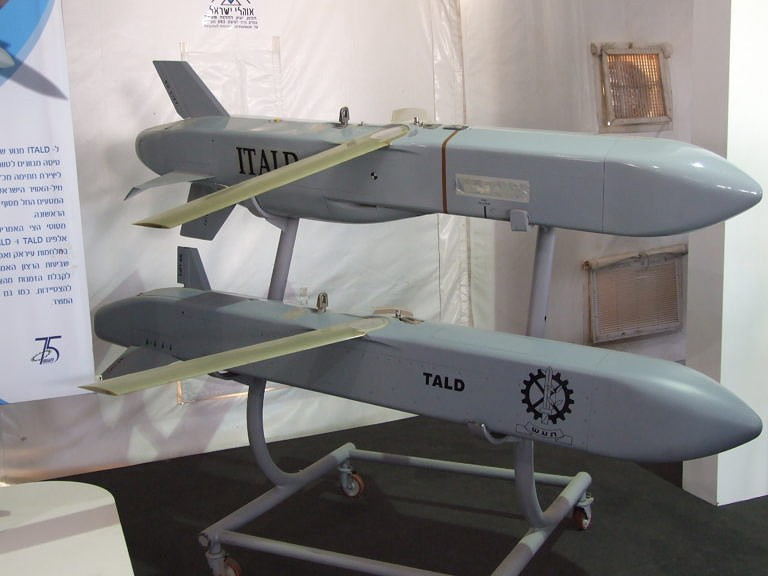 Syria tiết lộ sử dụng radar bắt thấp của S-300 để hạ gục tên lửa Israel