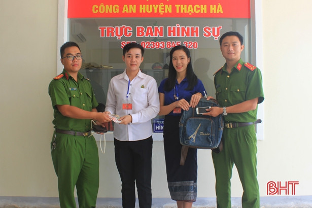 Đưa bố đi điều trị, “tiện tay” trộm luôn tài sản của bác sỹ thực tập