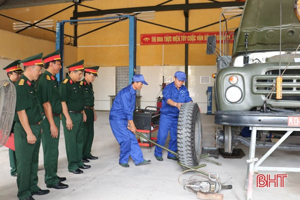 Cấp phát, thu hồi, xử lý, bảo quản vũ khí trang bị theo đúng quy định