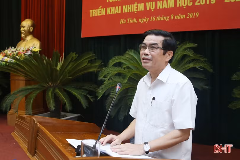 Khẩn trương tuyển đủ giáo viên mầm non, tiểu học theo biên chế được giao