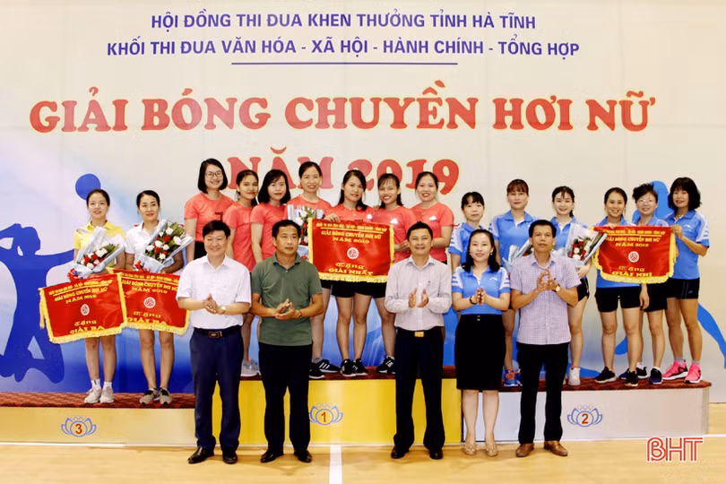 Sở LĐ-TB&XH Hà Tĩnh vô địch Giải bóng chuyền hơi nữ Khối VHXH - Hành chính tổng hợp