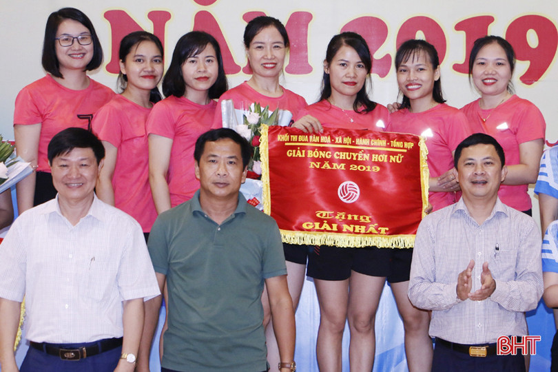 Sở LĐ-TB&XH Hà Tĩnh vô địch Giải bóng chuyền hơi nữ Khối VHXH - Hành chính tổng hợp