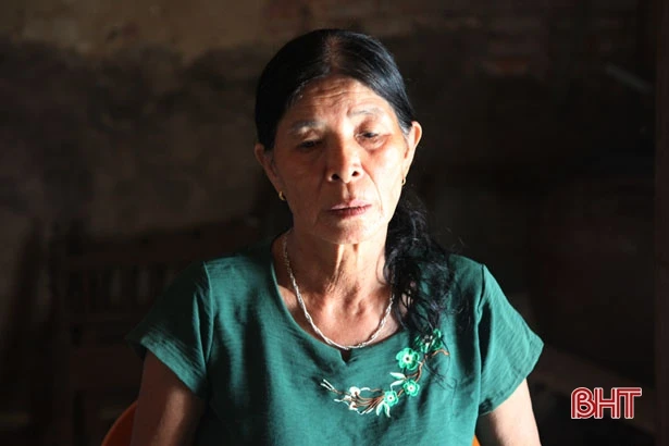 Mẹ già suy sụp khi nghe tin con đột quỵ ở xứ người