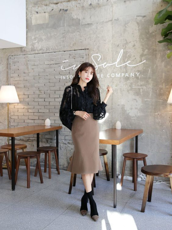 Phối trang phục cho cả tuần với tông trầm