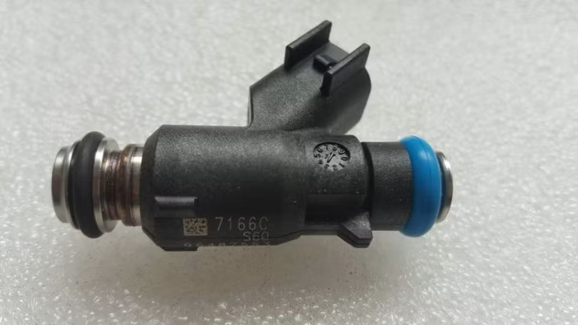 Xe ô tô đang đi giữa đường bị chết máy phải làm sao?