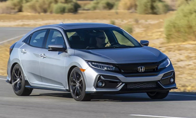 Bất chấp xu hướng, Honda trang bị số sàn cho Civic 2020 bản cao nhất