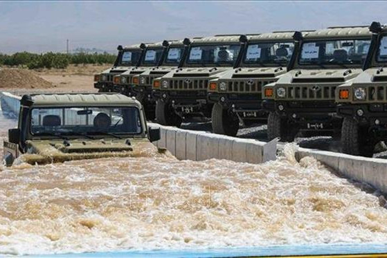 Iran “trình làng” xe bọc thép tối tân Aras-2