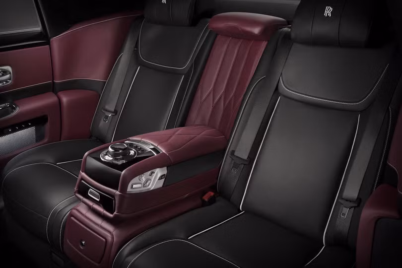 Chiêm ngưỡng bộ sưu tập Rolls-Royce Ghost đặc biệt, chỉ 50 chiếc ra lò