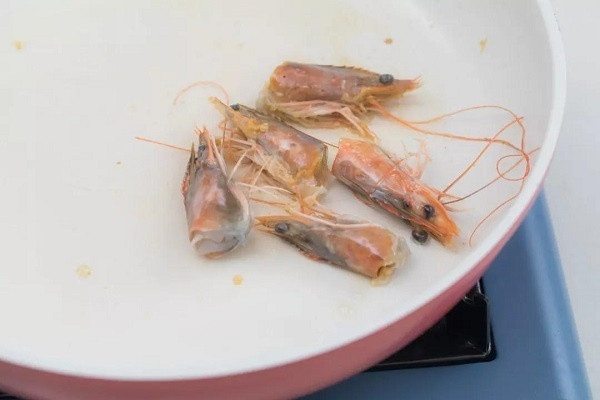 “Sốt xình xịch” công thức làm cơm rang mà chẳng cần đến cơm khiến ai cũng tò mò
