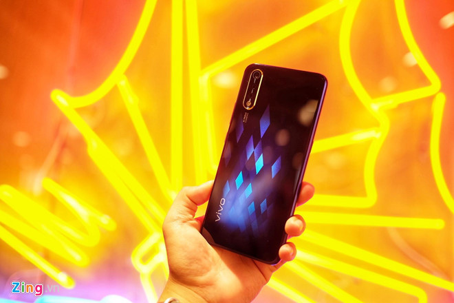 Loạt smartphone đáng chú ý vừa ra mắt tại Việt Nam