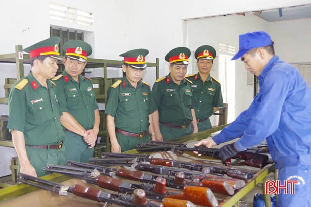 Cấp phát, thu hồi, xử lý, bảo quản vũ khí trang bị theo đúng quy định