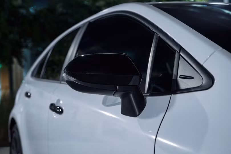 Toyota Corolla 2020 phiên bản bóng đêm thêm tính năng hiện đại