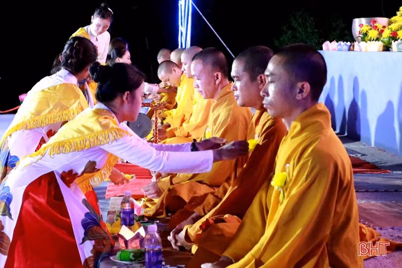 Đến chùa Hữu Lạc lặng nghe chữ “Hiếu”