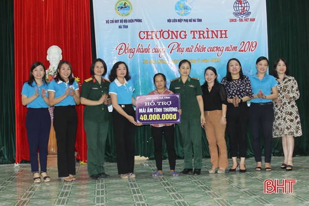 Trao mái ấm tình thương, hỗ trợ sinh kế cho phụ nữ vùng biên Hà Tĩnh
