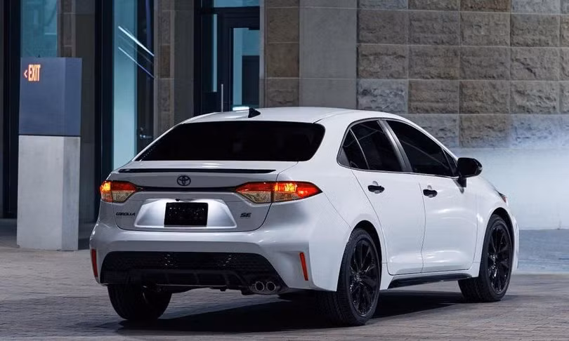 Toyota Corolla 2020 phiên bản bóng đêm thêm tính năng hiện đại