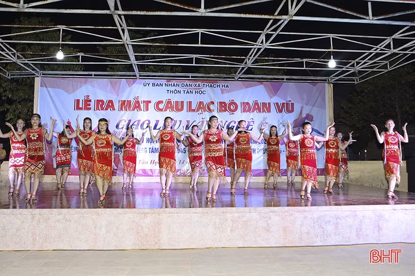 Ra mắt CLB dân vũ, làm phong phú thêm đời sống văn hóa ở xã ven đô TP Hà Tĩnh