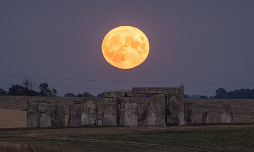 Siêu trăng “Cá tầm” rực rỡ trên bầu trời thế giới