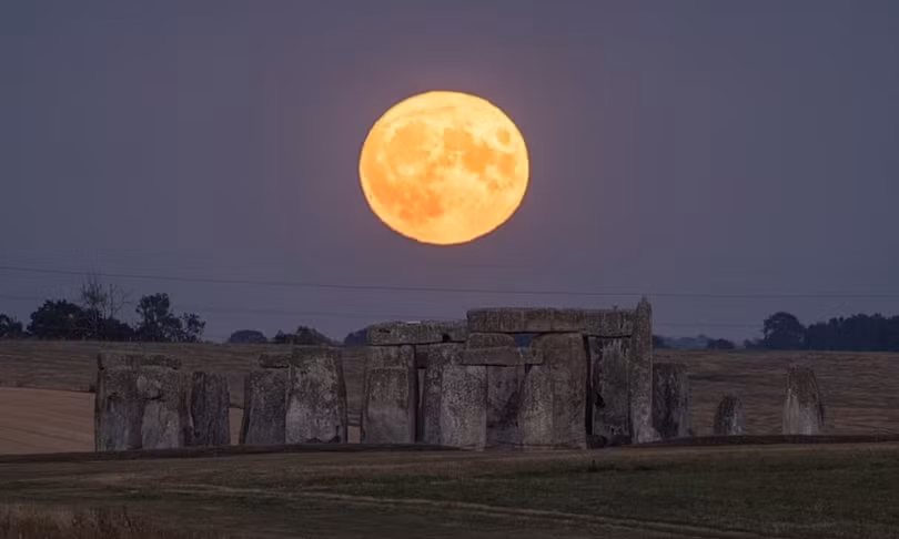 Siêu trăng “Cá tầm” rực rỡ trên bầu trời thế giới