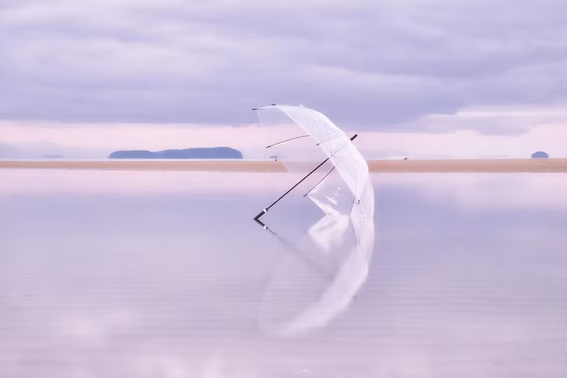 Bãi biển như tấm gương soi trời ở Nhật Bản