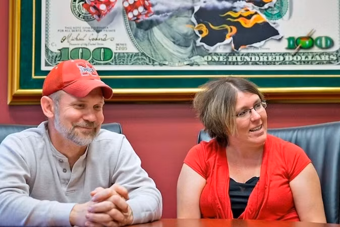 Nỗi đau đầu của những người trúng số độc đắc