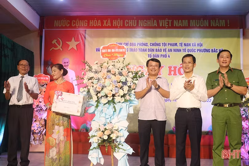 Bí thư Tỉnh ủy tham dự Ngày hội toàn dân bảo vệ an ninh Tổ quốc” tại TP. Hà Tĩnh