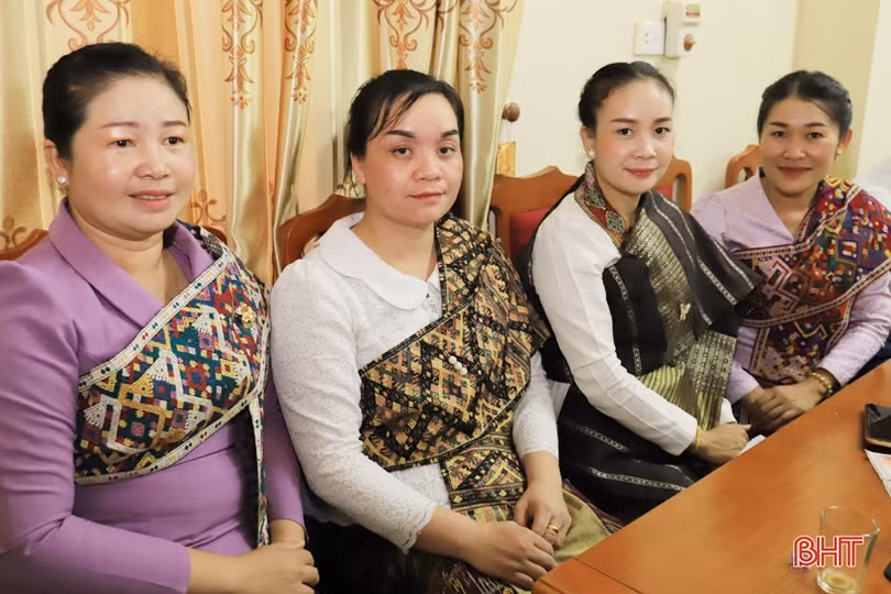 Hội nghị giao ban hai huyện Hương Sơn và Khăm Cợt