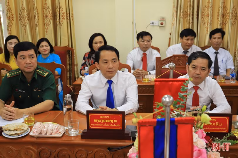 Hội nghị giao ban hai huyện Hương Sơn và Khăm Cợt