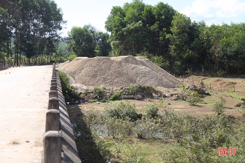 Sở TN&MT Hà Tĩnh làm rõ việc khai thác khoáng sản trên sông Rào Nổ