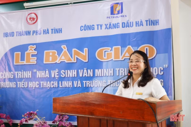 Bàn giao 2 công trình “Nhà vệ sinh văn minh trường học” tại TP Hà Tĩnh