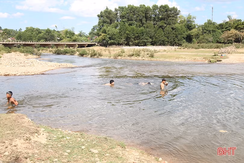 Sở TN&MT Hà Tĩnh làm rõ việc khai thác khoáng sản trên sông Rào Nổ