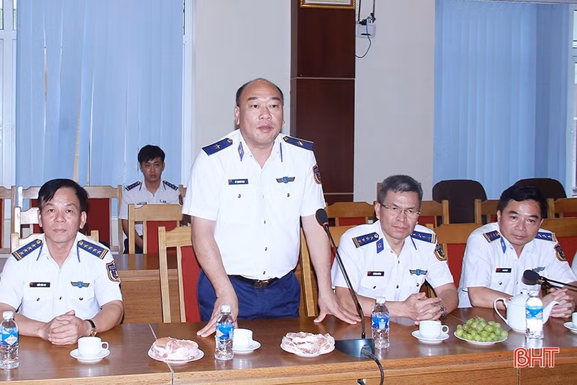 Cảnh sát biển Việt Nam khảo sát xây dựng trung tâm huấn luyện ở Nghi Xuân