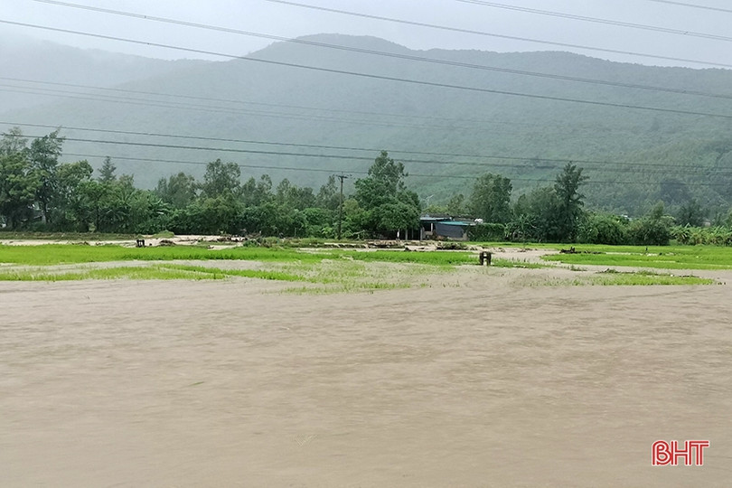 Mưa lớn kéo dài, nhiều tuyến đường tại thị xã Kỳ Anh ngập cục bộ