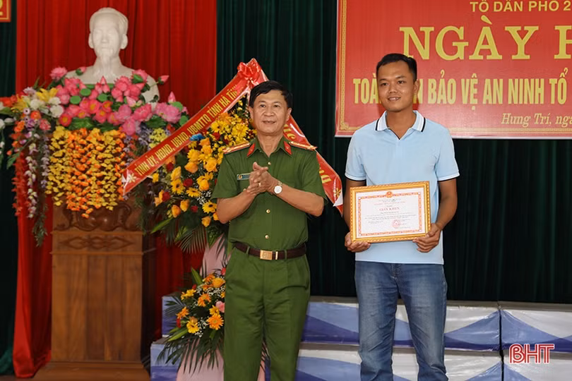 Tổ dân phố đầu tiên ở TX Kỳ Anh vui Ngày hội toàn dân bảo vệ an ninh Tổ quốc”