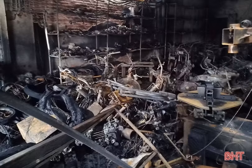 Một cửa hàng xe máy ở Hương Sơn bị “bà hỏa” thiêu rụi