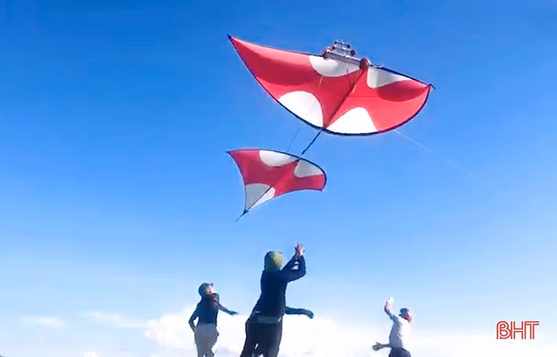 Độc đáo nghề làm diều sáo ở quê mẹ Đại danh y Lê Hữu Trác