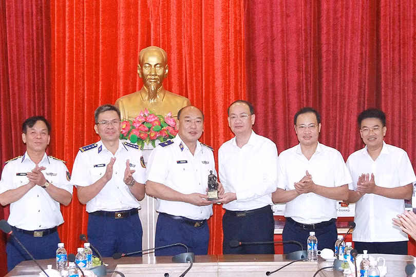 Cảnh sát biển Việt Nam khảo sát xây dựng trung tâm huấn luyện ở Nghi Xuân