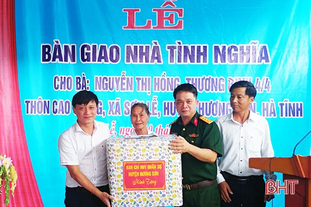 Hà Tĩnh chi trả hơn 15 tỷ đồng trợ cấp mai táng phí cho thân nhân người có công