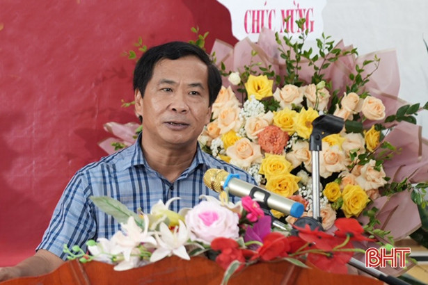 Trao Huy hiệu 75 năm tuổi Đảng cho đảng viên 92 tuổi ở Can Lộc