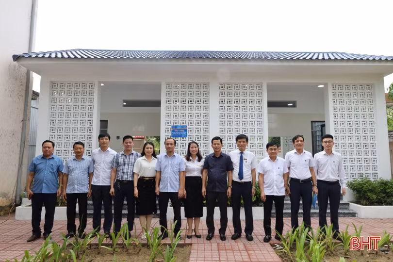Bàn giao 2 công trình “Nhà vệ sinh văn minh trường học” tại TP Hà Tĩnh