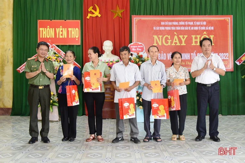 Lãnh đạo tỉnh chung vui “Ngày hội toàn dân bảo vệ an ninh Tổ quốc” tại Lộc Hà