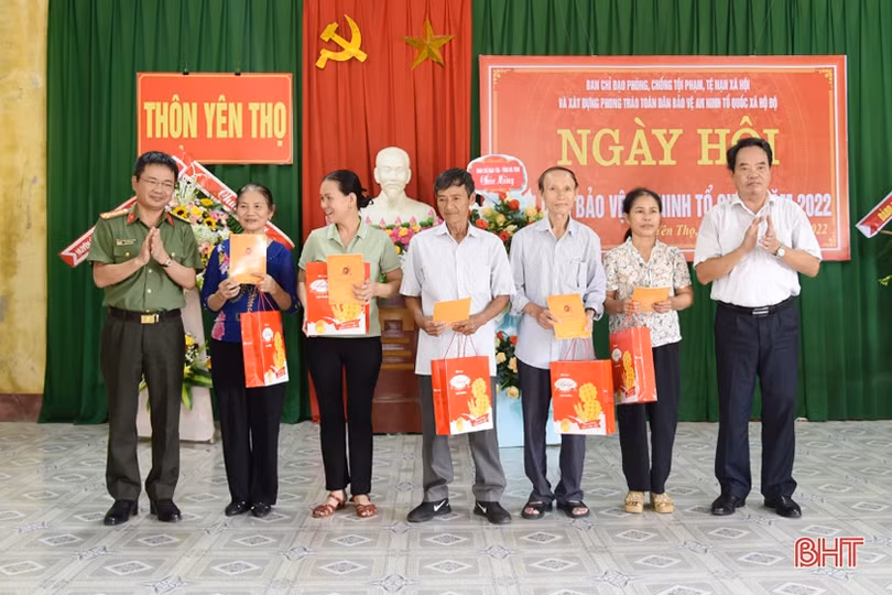 Lãnh đạo tỉnh chung vui “Ngày hội toàn dân bảo vệ an ninh Tổ quốc” tại Lộc Hà