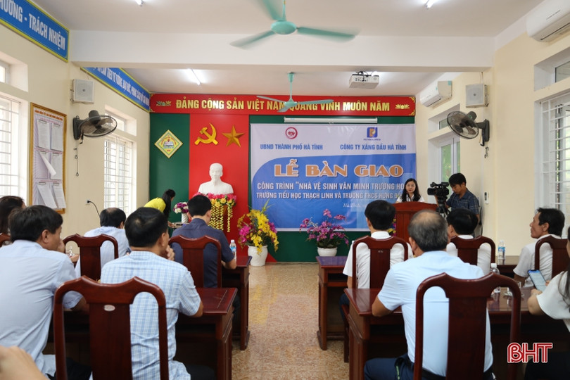 Bàn giao 2 công trình “Nhà vệ sinh văn minh trường học” tại TP Hà Tĩnh