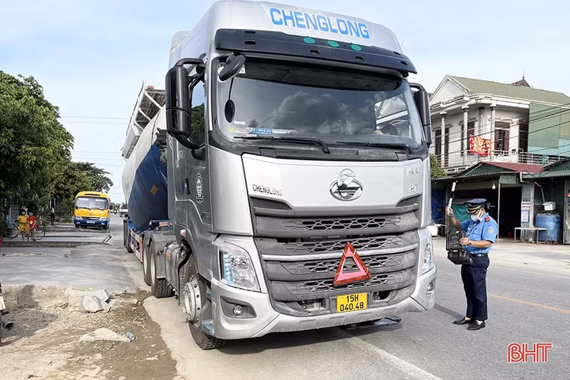 Giải pháp nào ngăn chặn triệt để xe quá khổ, quá tải ở Hà Tĩnh?