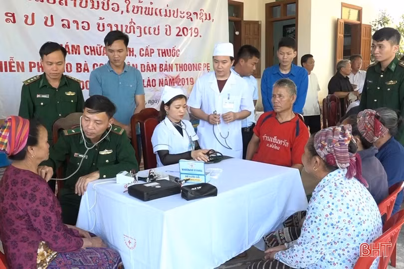 Nghĩa tình Hương Sơn - Khăm Cợt ngày càng sắt son, bền chặt